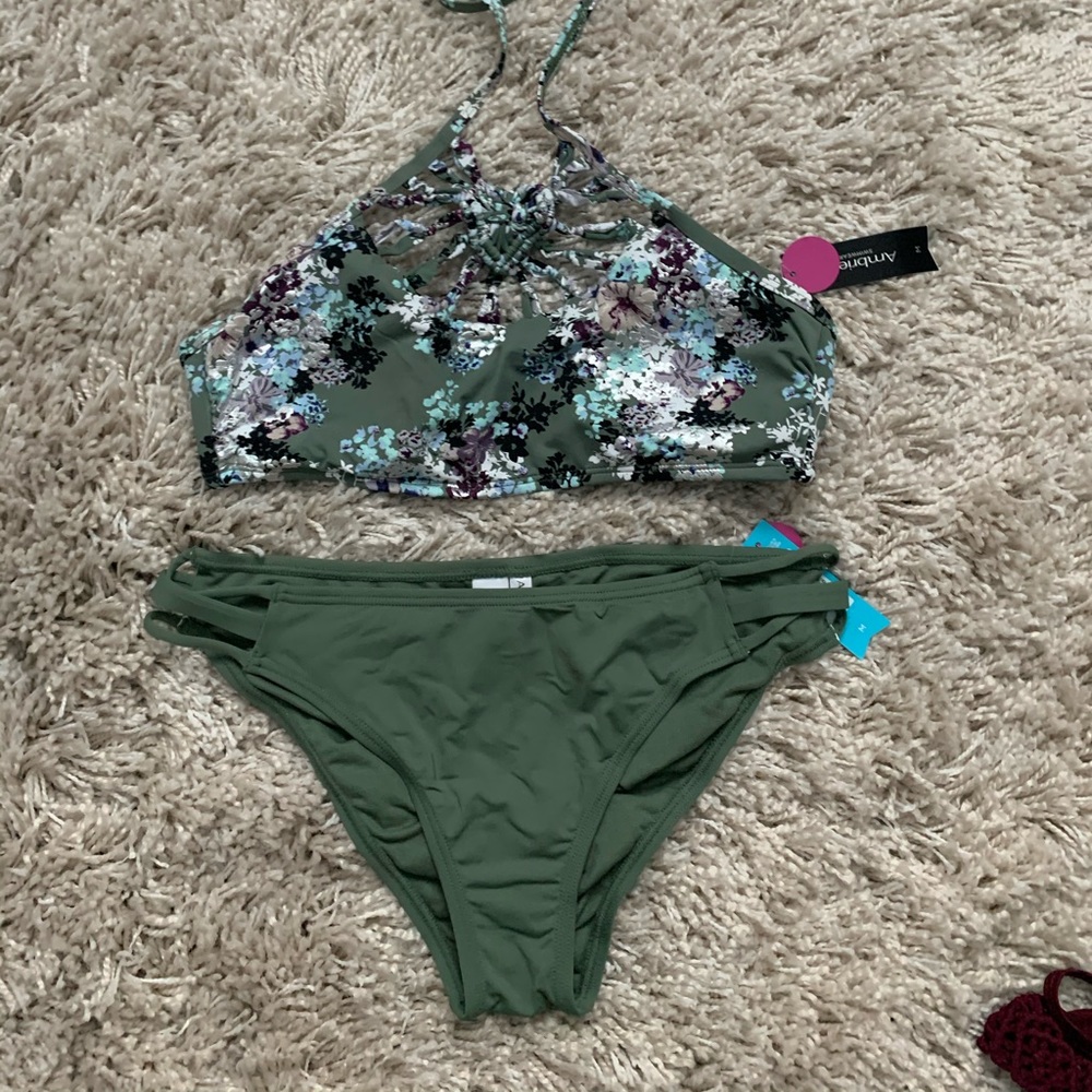 BNWT Scrunch Butt Bikini